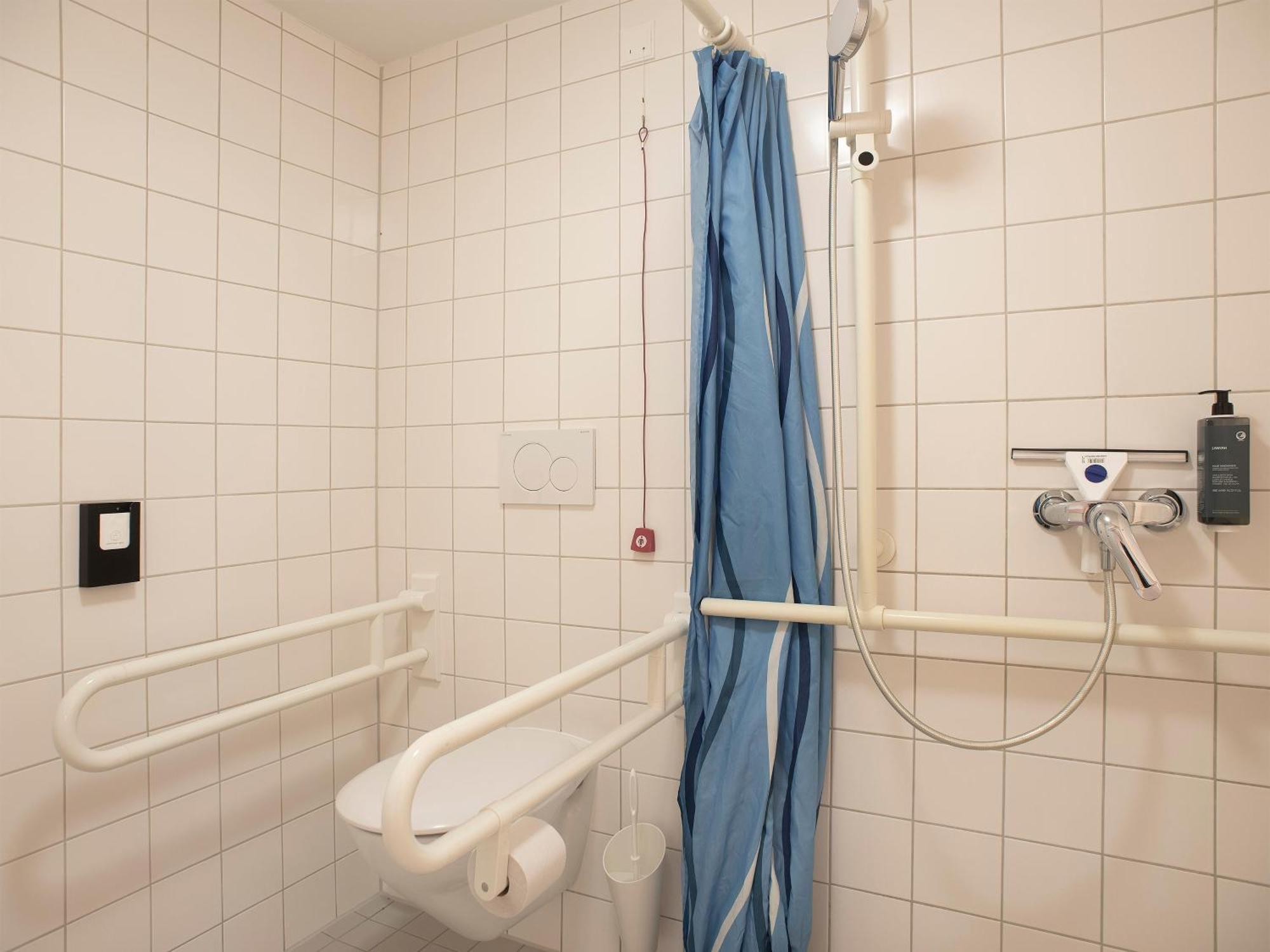 B&B Hotel Rostock-Broderstorf Buitenkant foto