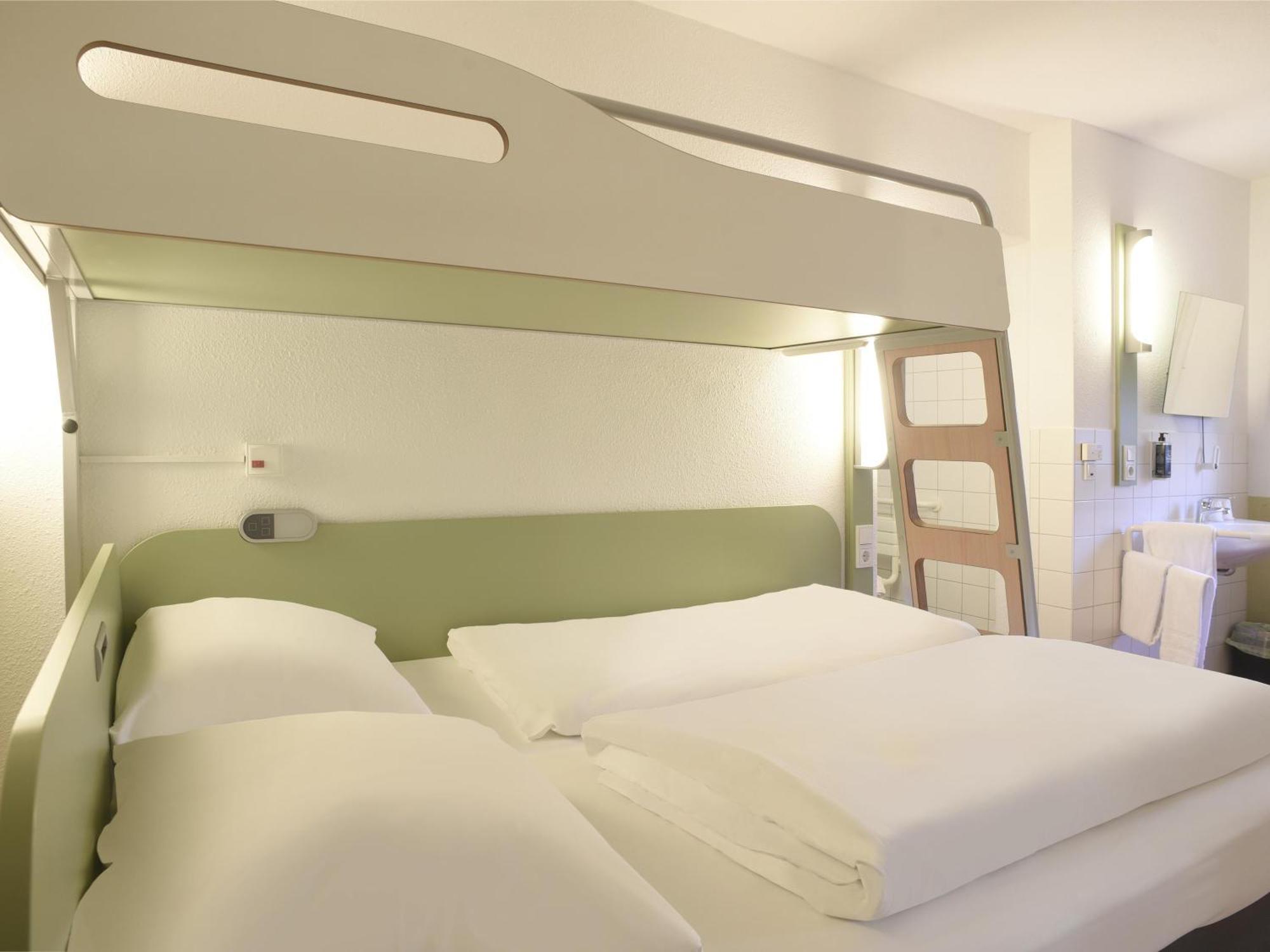B&B Hotel Rostock-Broderstorf Buitenkant foto