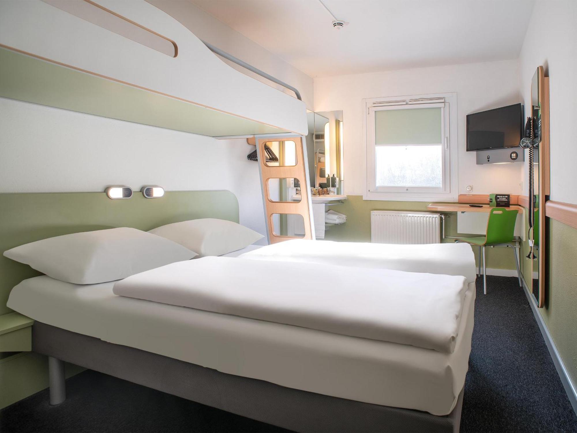 B&B Hotel Rostock-Broderstorf Buitenkant foto