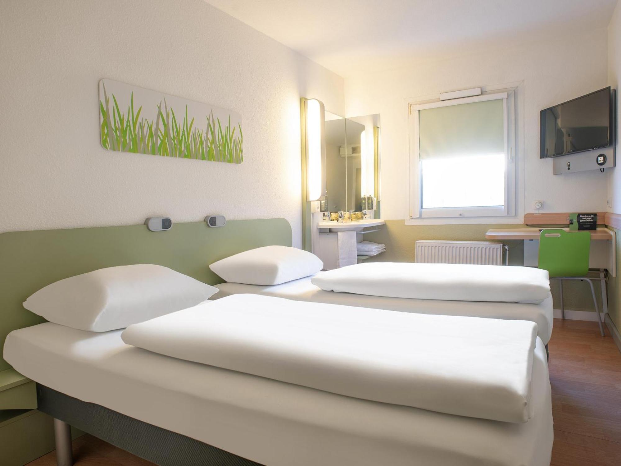 B&B Hotel Rostock-Broderstorf Buitenkant foto